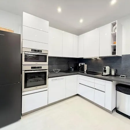 Newly Miami Designed * Budapest
