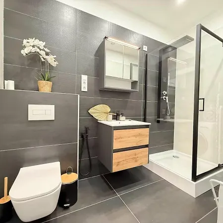 Newly Miami Designed بودابست